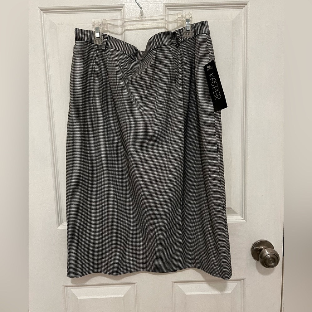 NWT Petite 12 Kasper suit skirt houndstooth